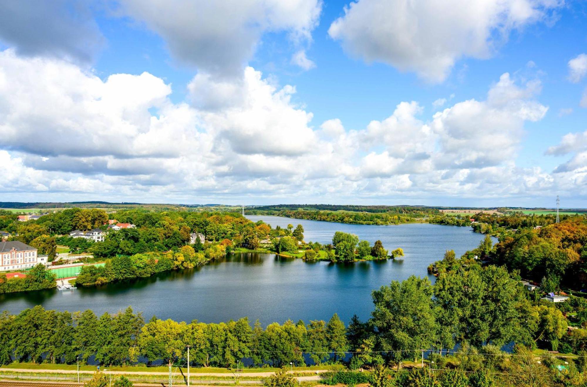 Grosse Sommerliebe - Ferienhaus Nah Am Volksbad Und Radwanderweg Waren  Zewnętrze zdjęcie